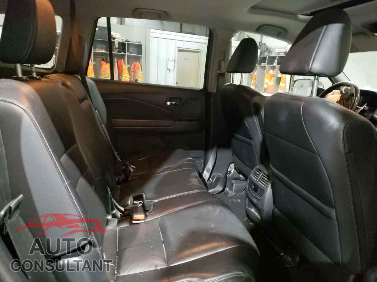 HONDA PILOT 2017 - 5FNYF6H50HB074276
