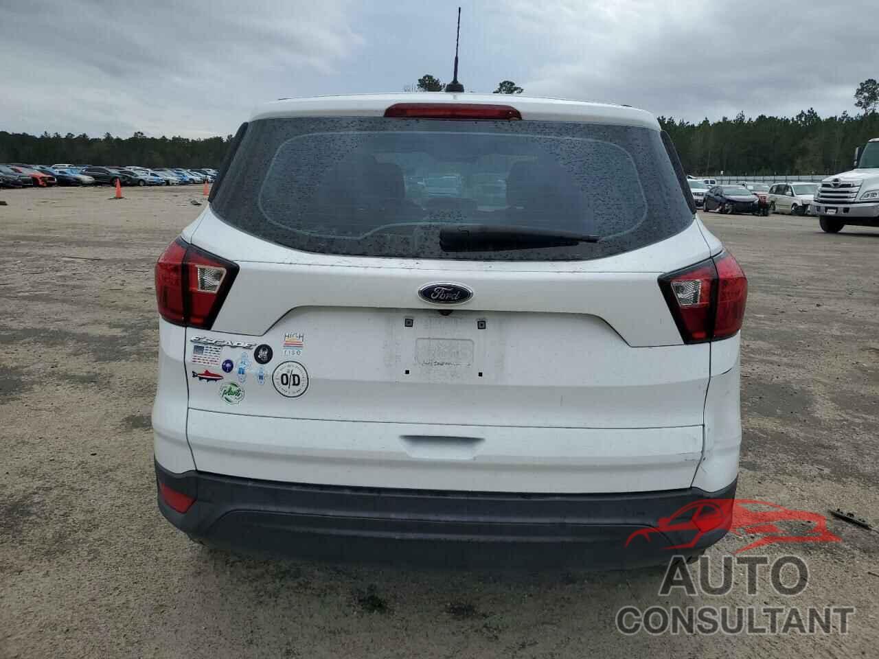 FORD ESCAPE 2019 - 1FMCU0F77KUB21010
