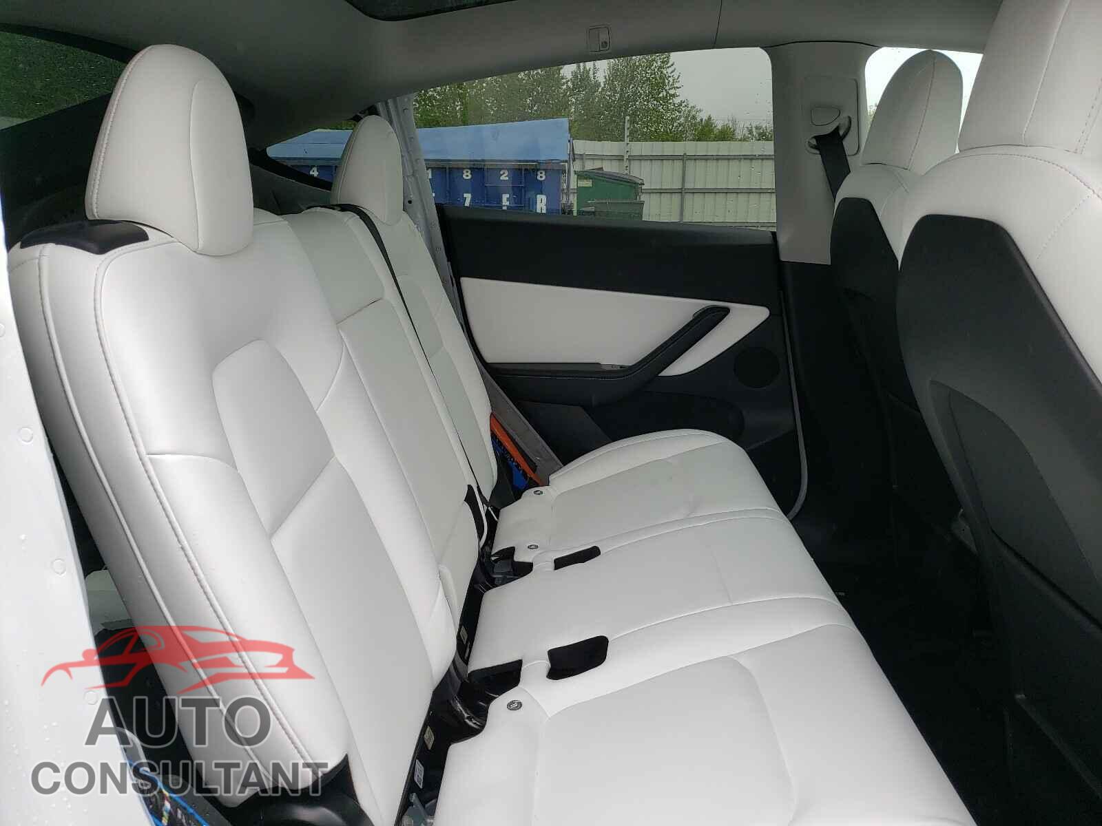 TESLA MODEL Y 2021 - 5YJYGDEE2MF071122