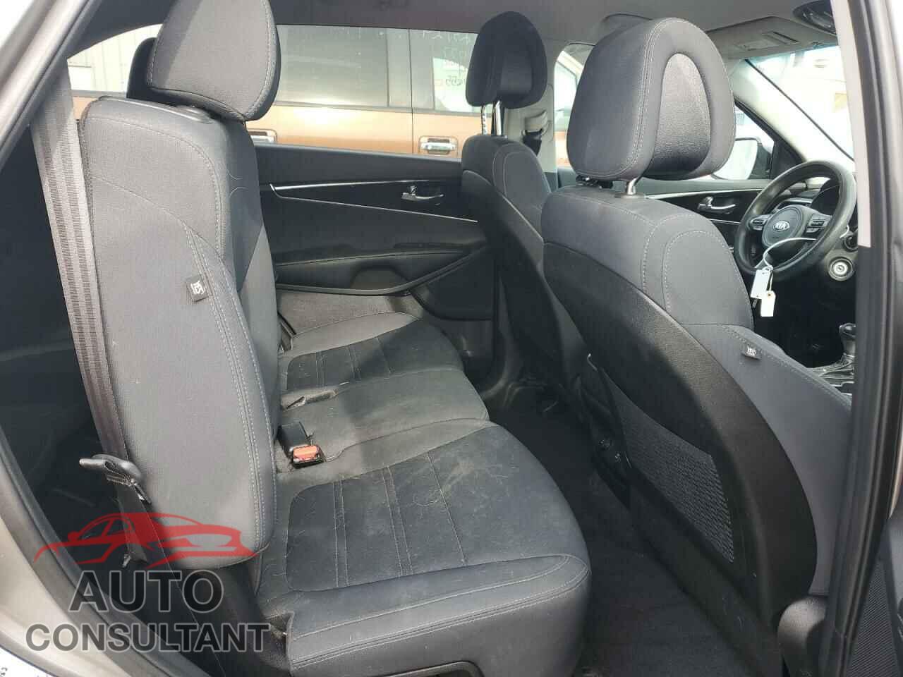 KIA SORENTO 2017 - 5XYPG4A5XHG189094