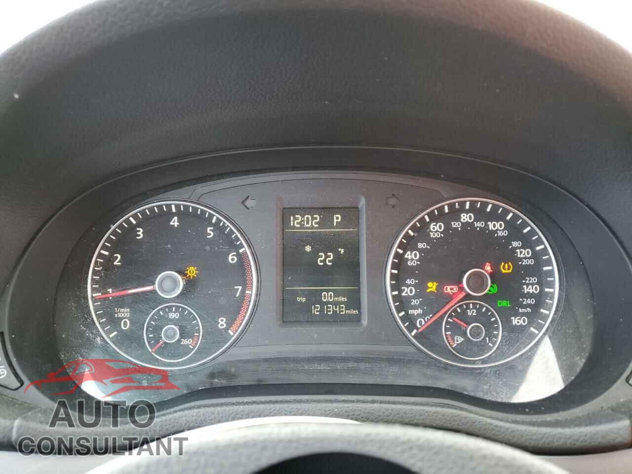 VOLKSWAGEN PASSAT 2015 - 1VWAT7A35FC120104
