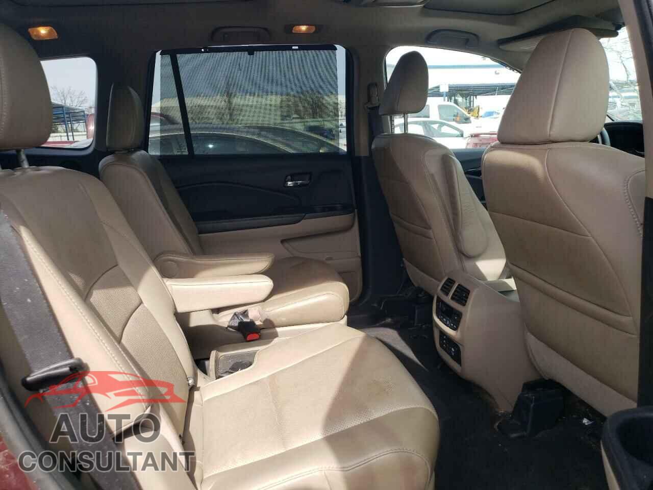 HONDA PILOT 2017 - 5FNYF6H05HB006916