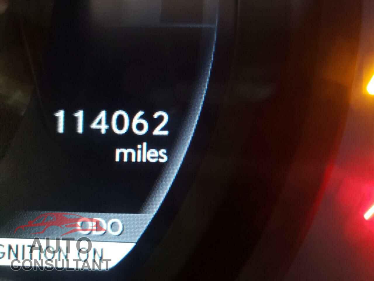 LEXUS IS 2017 - JTHBA1D21H5041127
