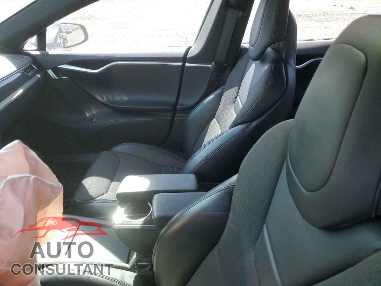 TESLA MODEL S 2017 - 5YJSA1E19HF210008