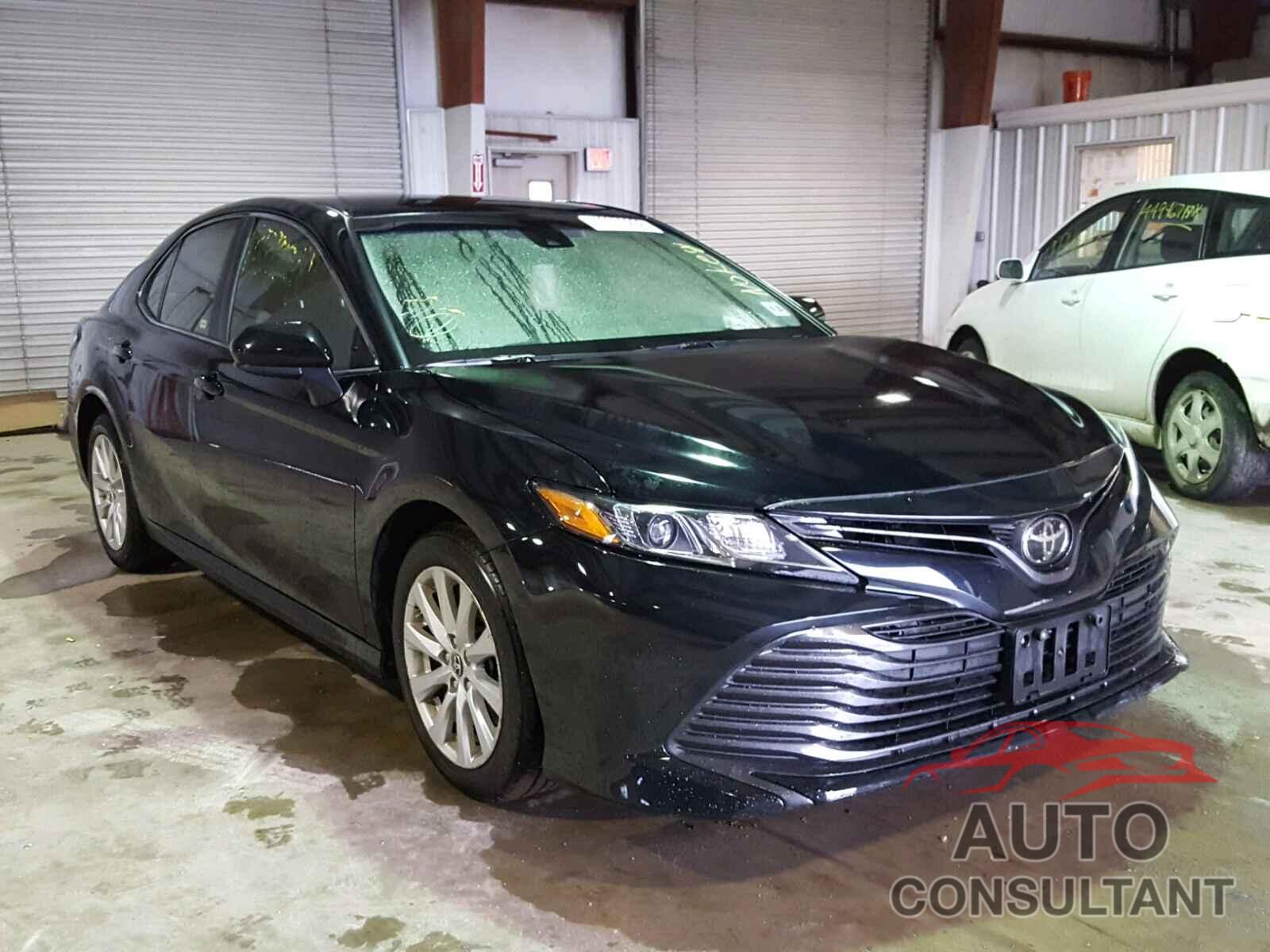 TOYOTA CAMRY 2018 - JTNB11HK4J3021835
