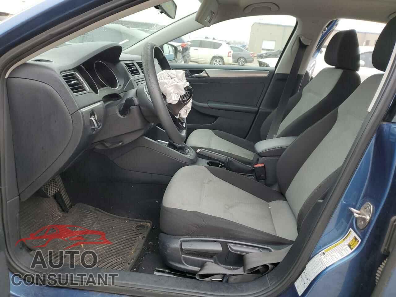 VOLKSWAGEN JETTA 2017 - 3VW2B7AJ8HM255018
