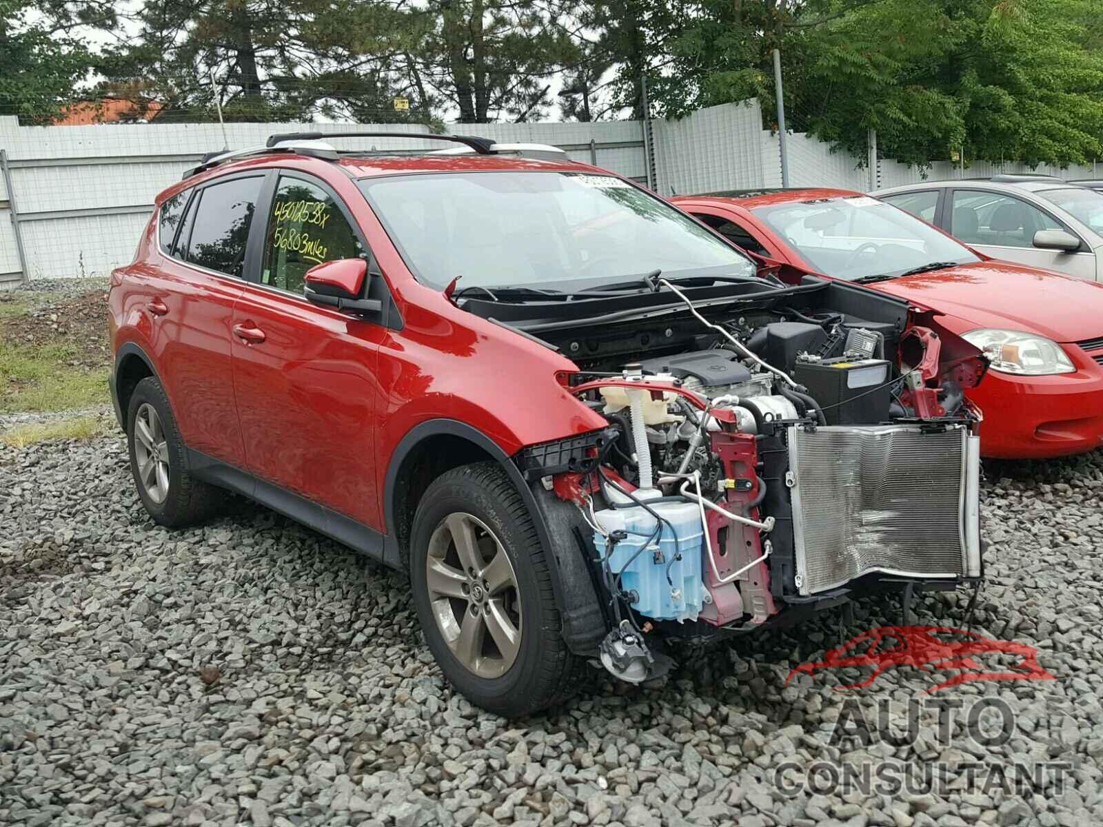 TOYOTA RAV4 XLE 2015 - JTMRFREV4FD119122