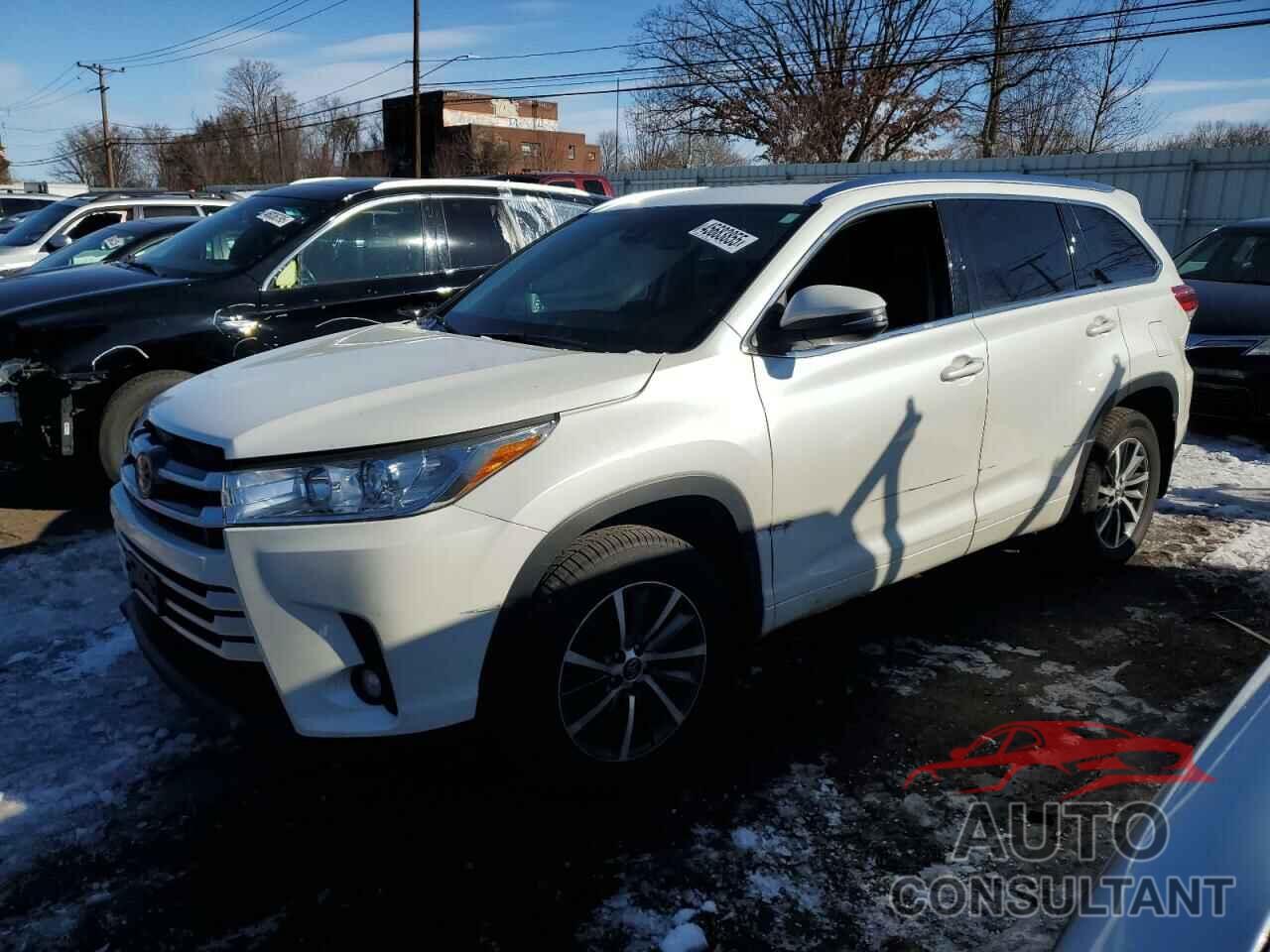 TOYOTA HIGHLANDER 2018 - 5TDJZRFH0JS846445
