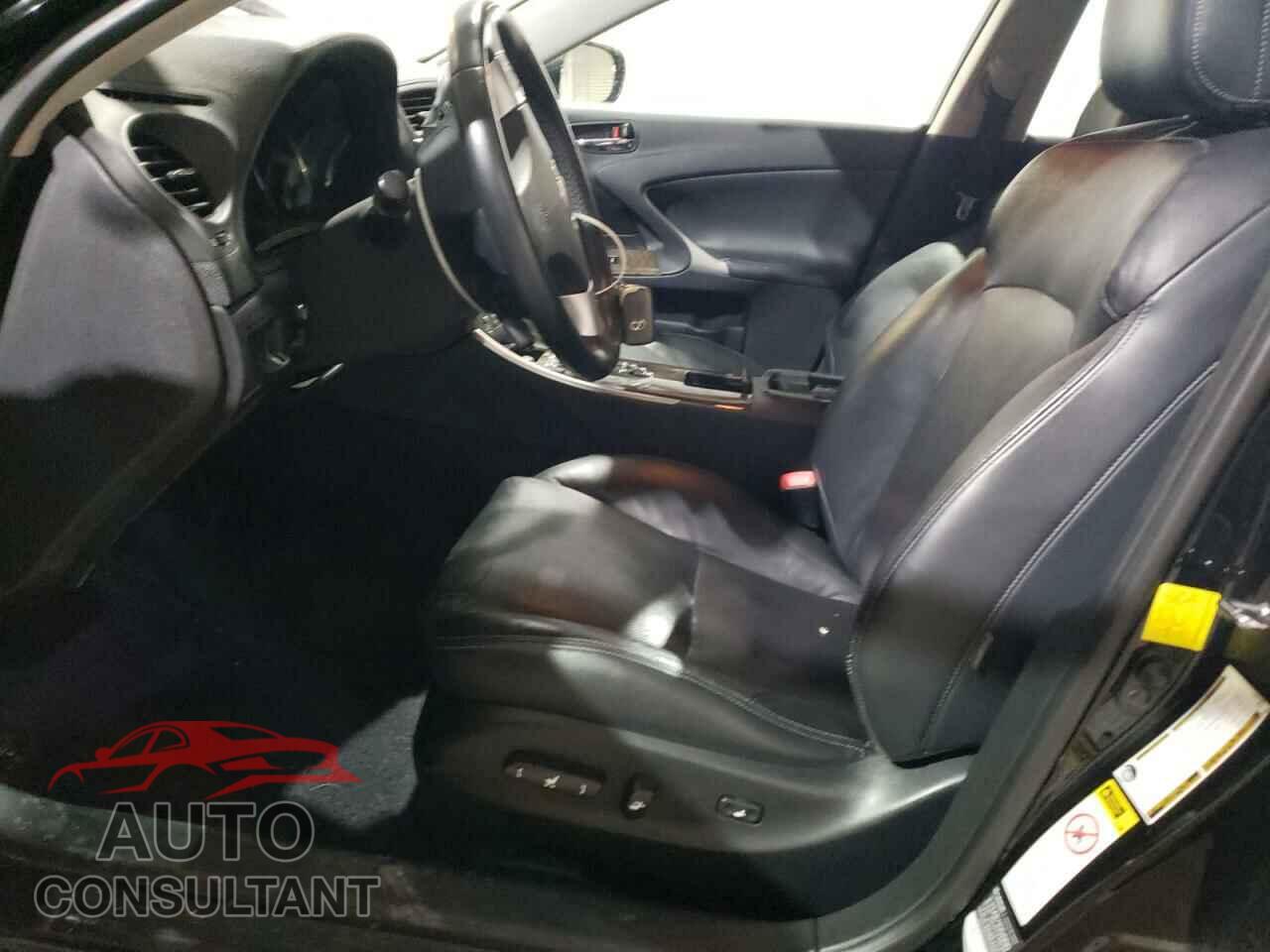 LEXUS IS 2011 - JTHCF5C21B2035366
