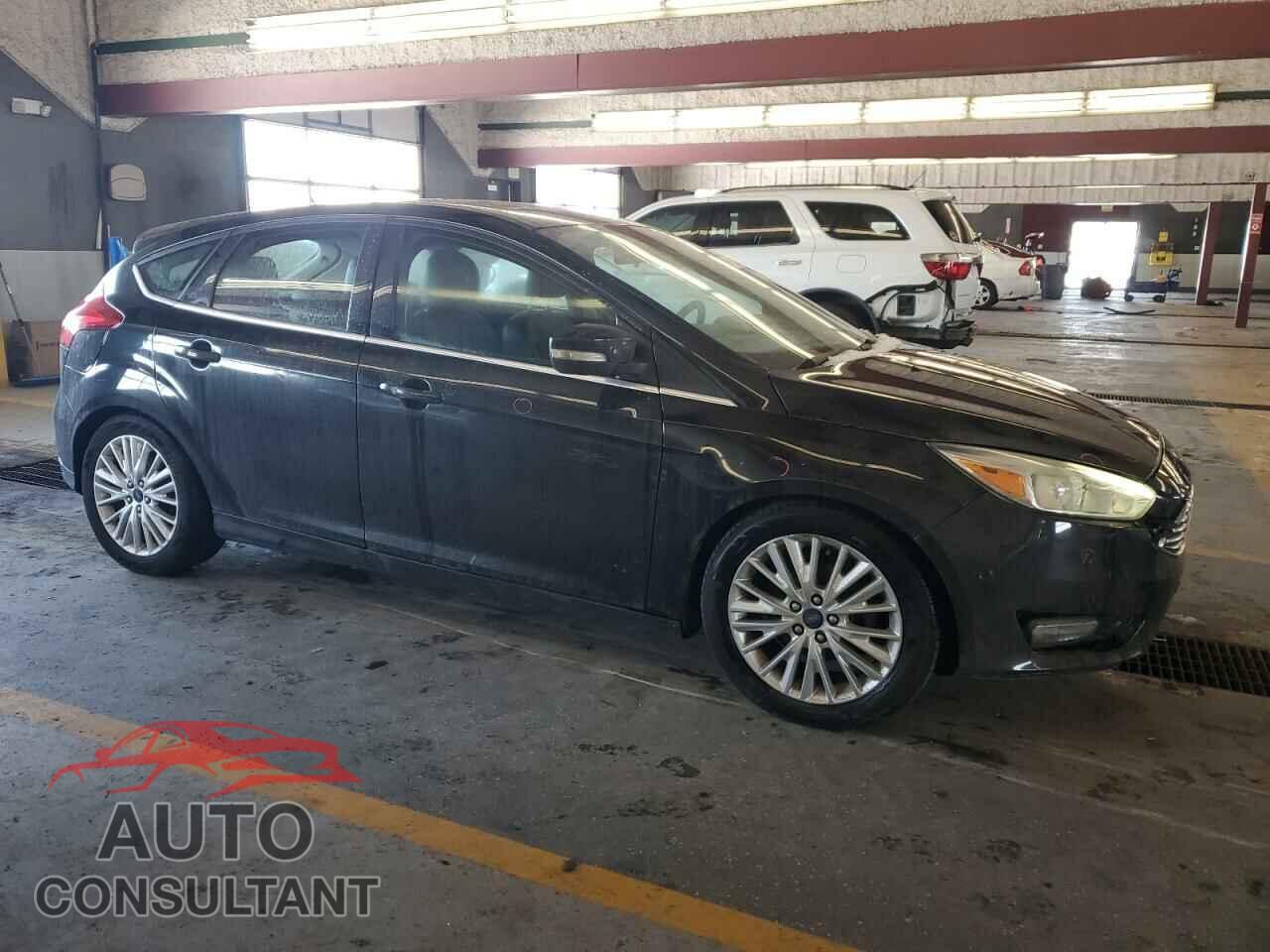FORD FOCUS 2015 - 1FADP3N26FL260103