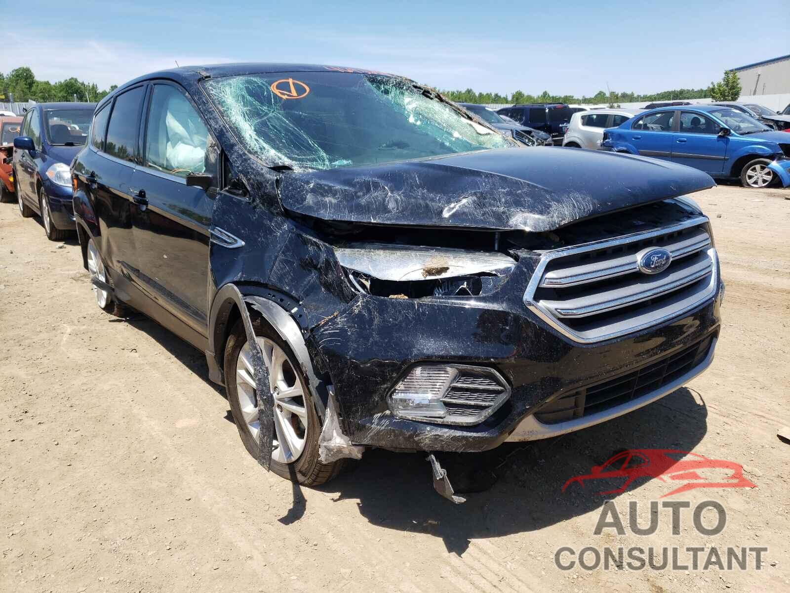 FORD ESCAPE 2017 - 1FMCU0GD5HUC18008