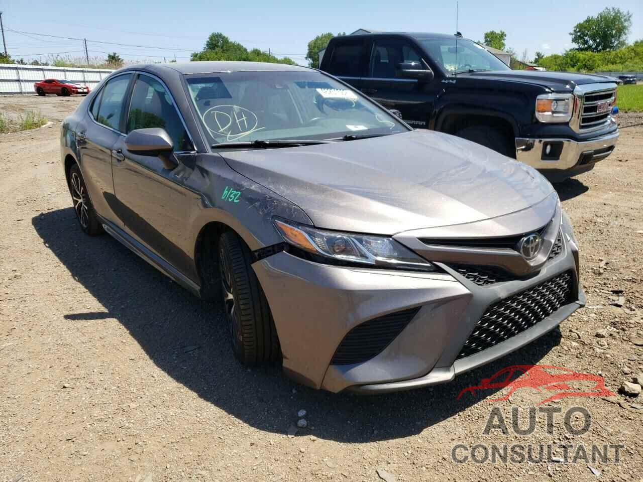 TOYOTA CAMRY 2018 - 4T1B11HK6JU037741