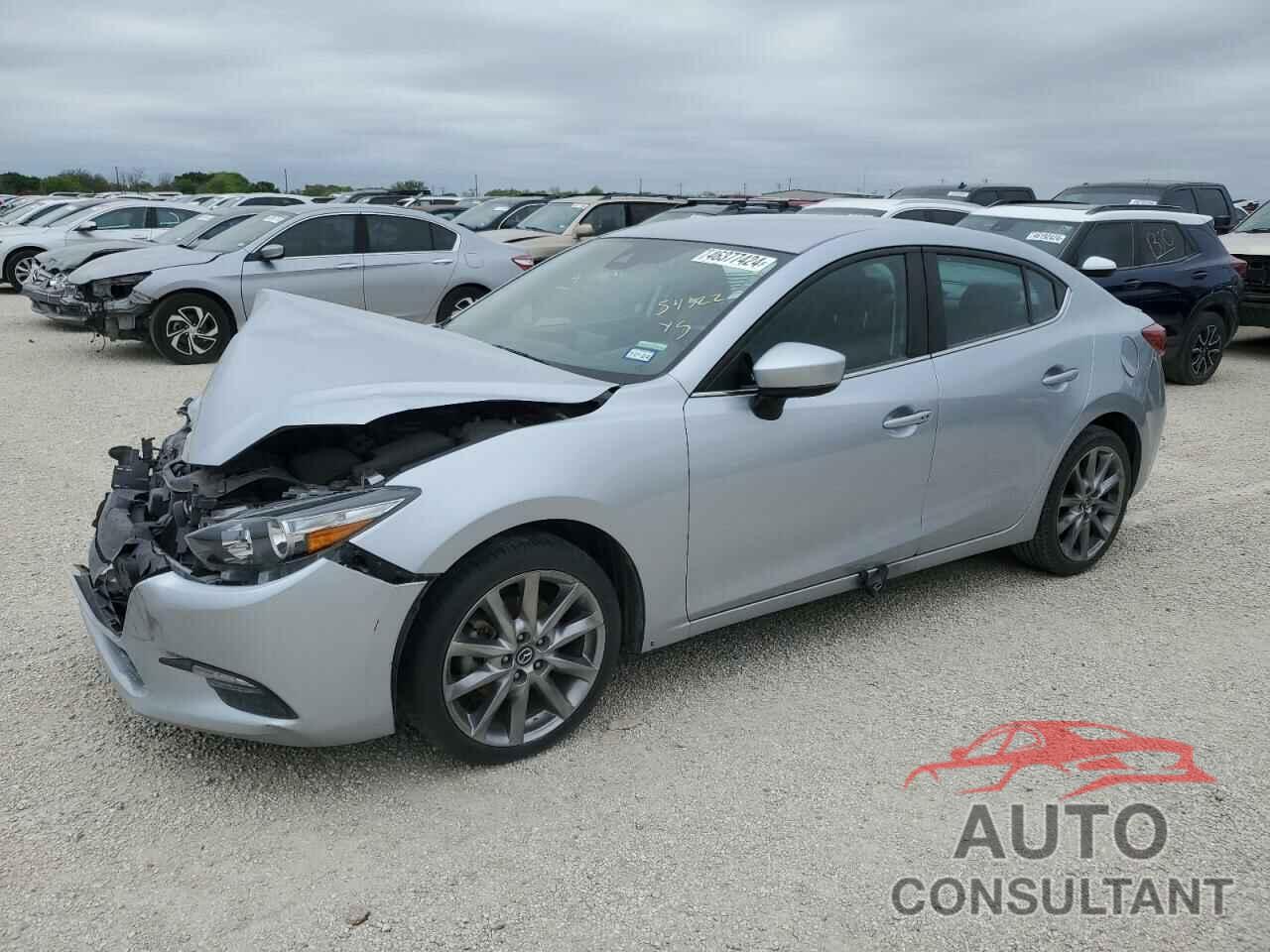 MAZDA 3 2018 - 3MZBN1V30JM205607