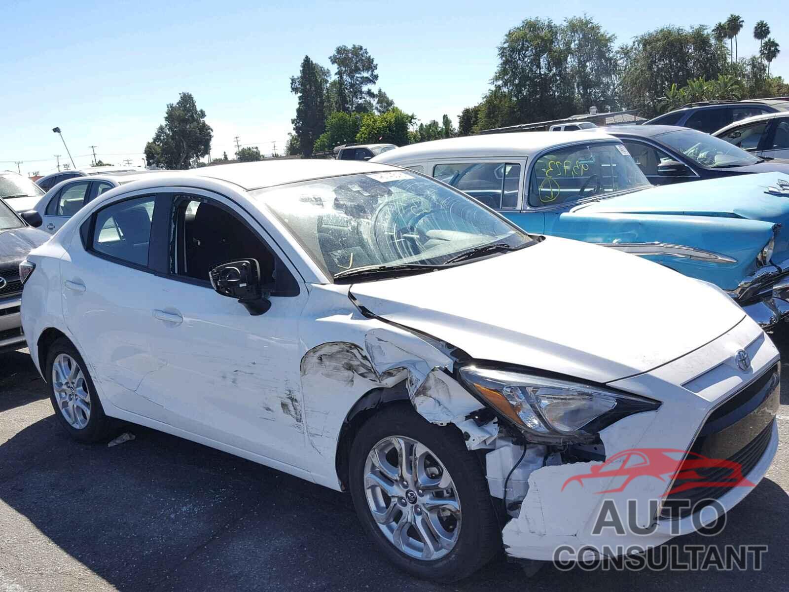 TOYOTA YARIS 2017 - 3MYDLBYV5HY172550