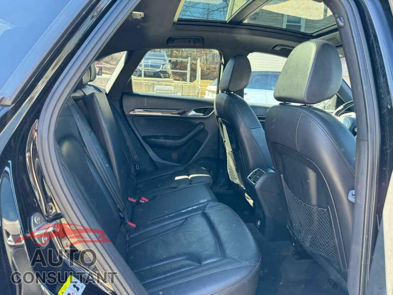 AUDI Q3 2018 - WA1ECCFS5JR017021