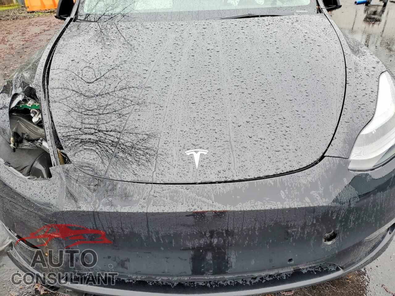 TESLA MODEL Y 2021 - 5YJYGDEF4MF215858