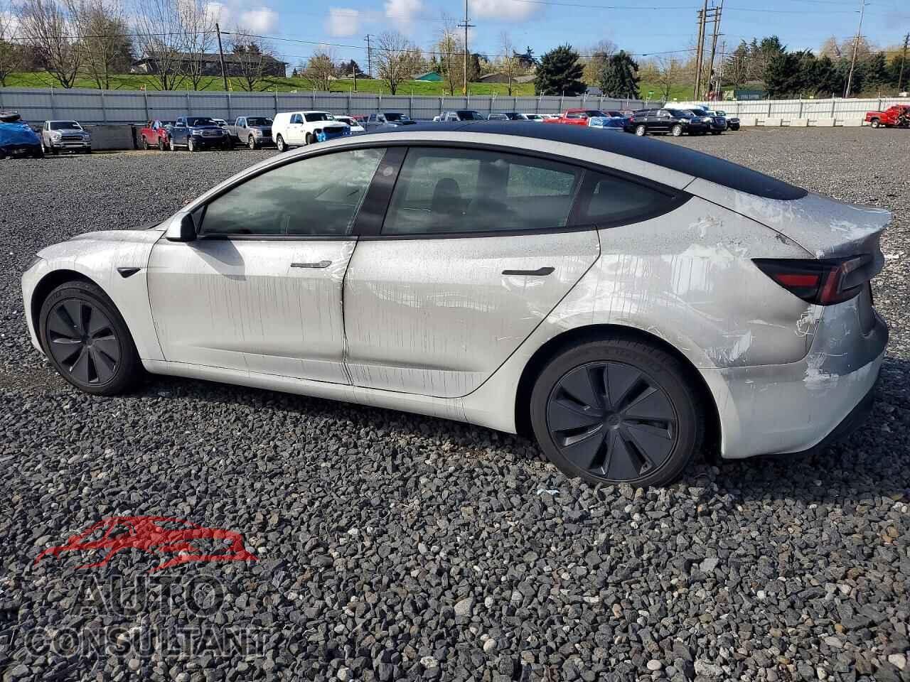 TESLA MODEL 3 2025 - 5YJ3E1EA7SF056852
