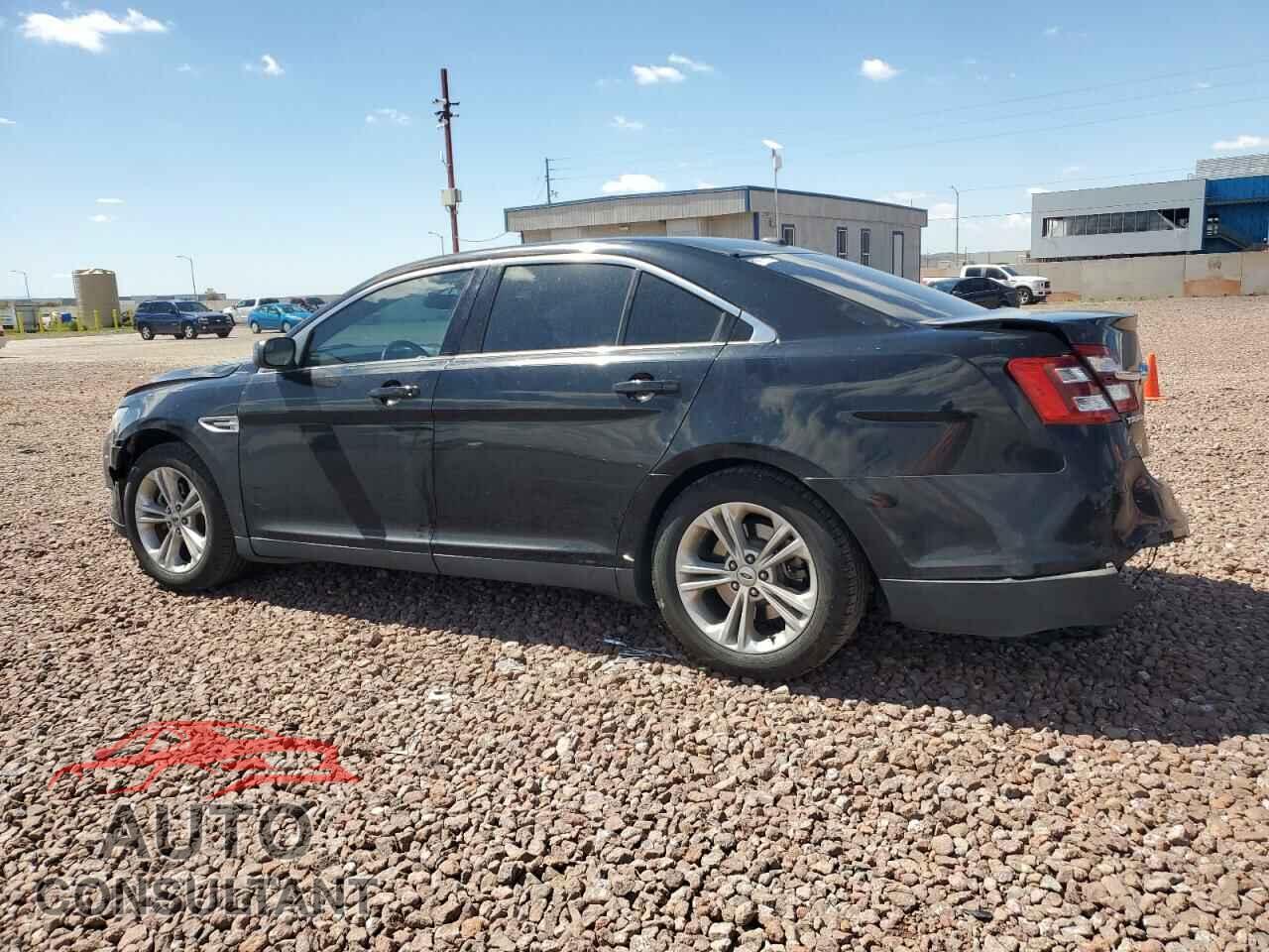 FORD TAURUS 2018 - 1FAHP2E85JG114230