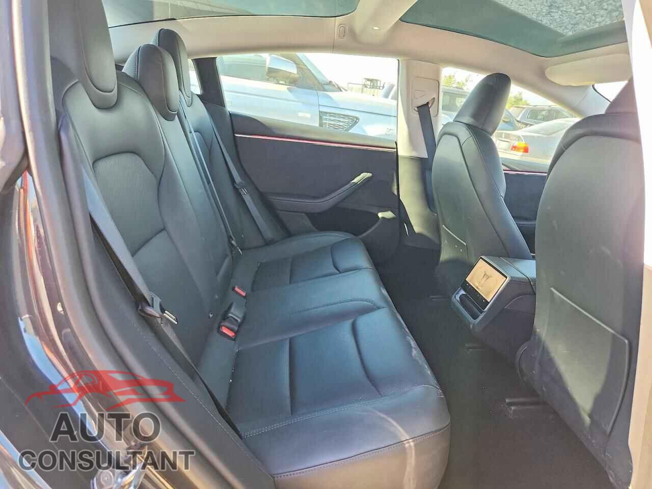 TESLA MODEL 3 2024 - 5YJ3E1EBXRF734089