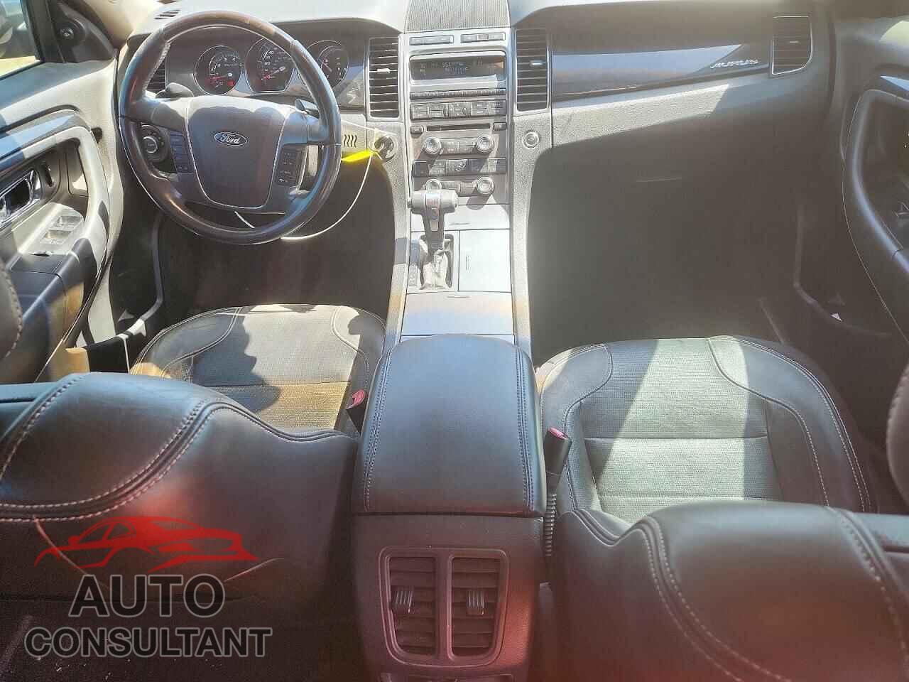 FORD TAURUS 2011 - 1FAHP2FW4BG145855