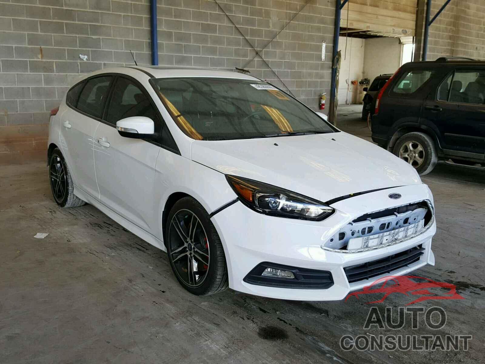 FORD FOCUS 2017 - 1FADP3L90HL256180