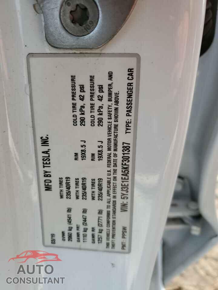 TESLA MODEL 3 2019 - 5YJ3E1EA5KF301387