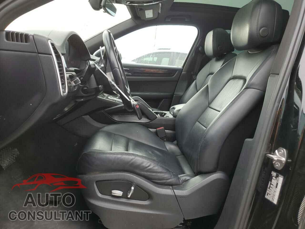 PORSCHE CAYENNE 2019 - WP1AA2AY1KDA13464