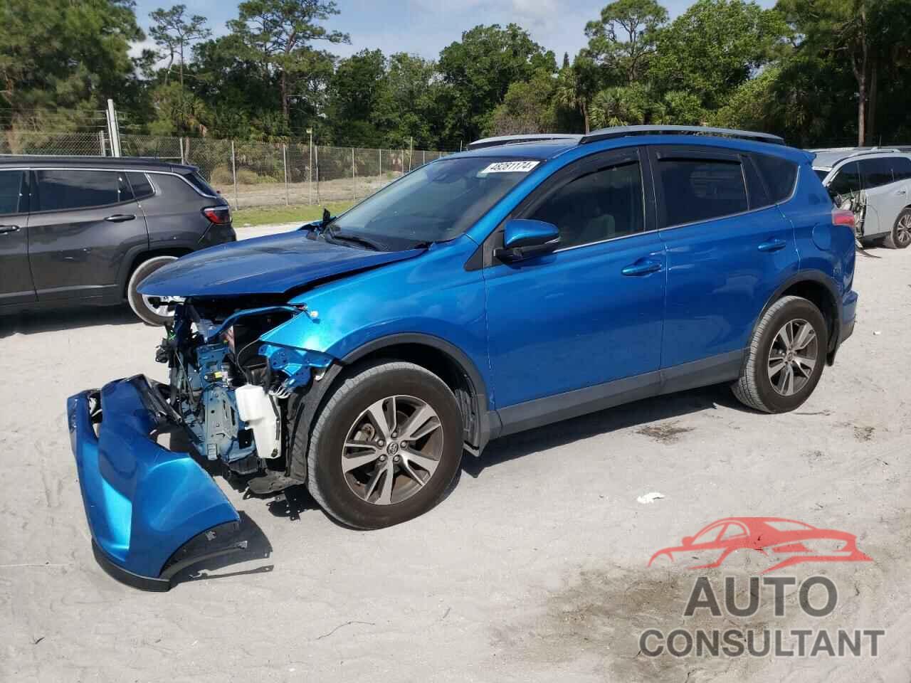 TOYOTA RAV4 2017 - JTMWFREV7HJ104184