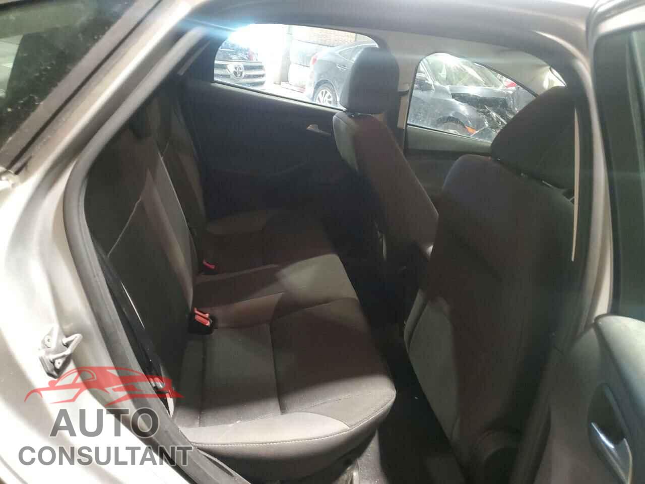 FORD FOCUS 2014 - 1FADP3F2XEL275295