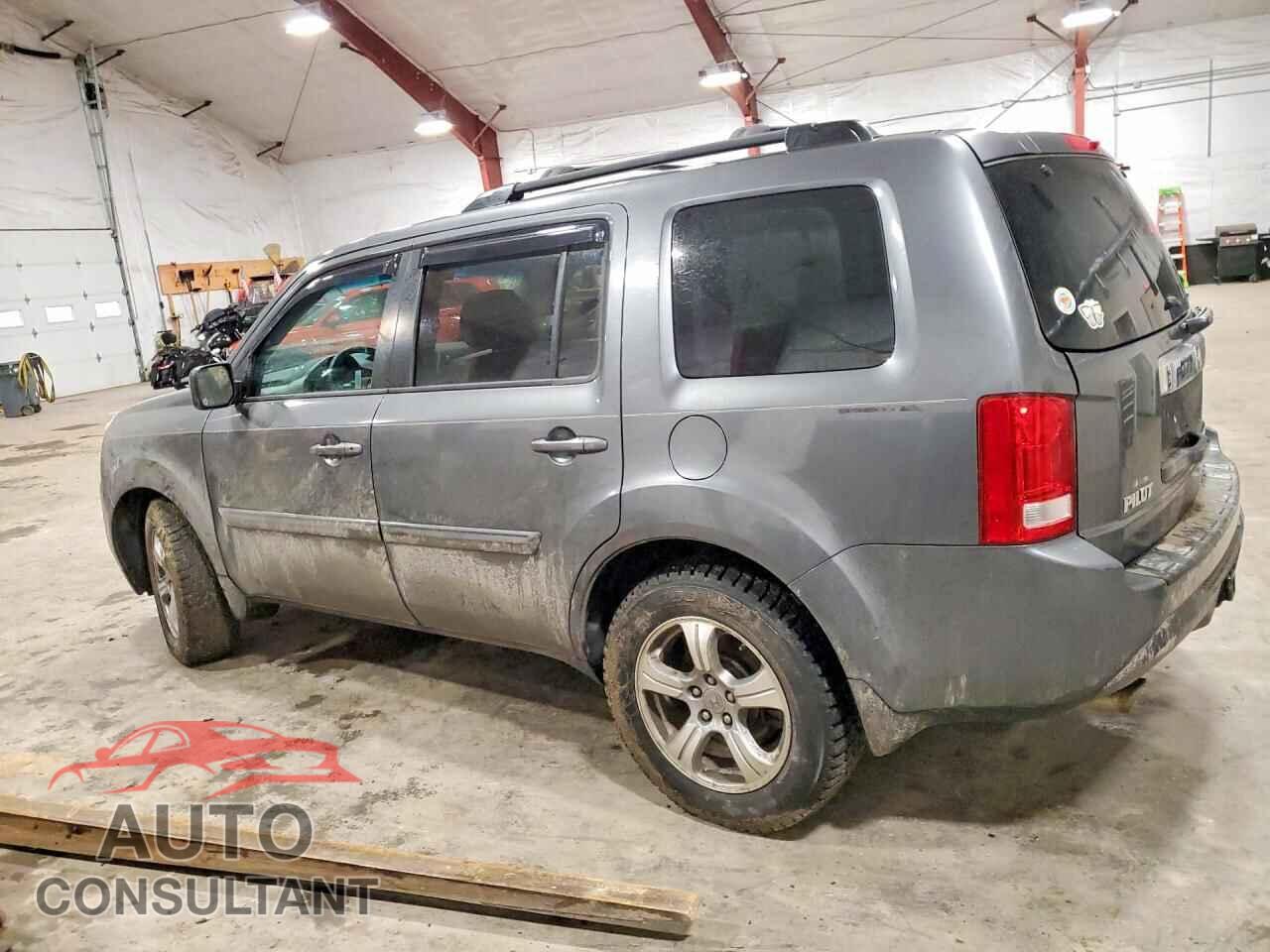 HONDA PILOT 2013 - 5FNYF4H50DB006641