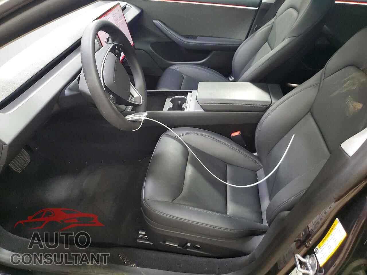 TESLA MODEL 3 2025 - 5YJ3E1EA3SF071686