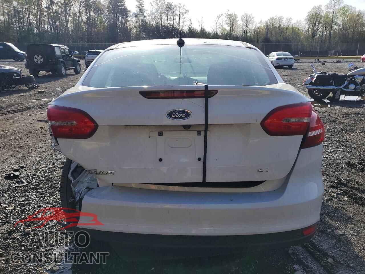 FORD FOCUS 2015 - 1FADP3F21FL270472
