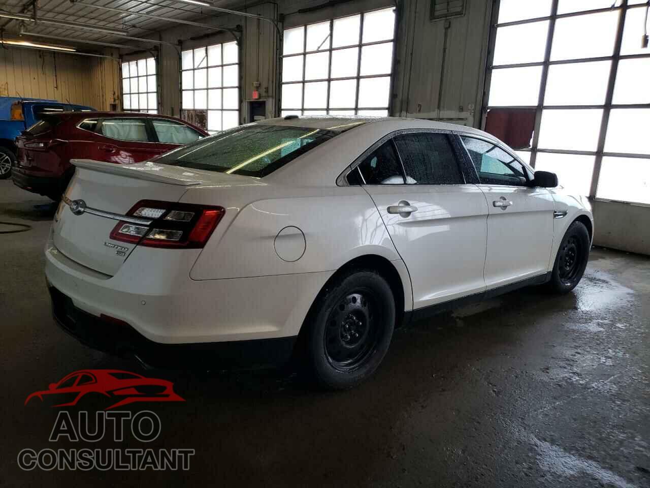 FORD TAURUS 2019 - 1FAHP2J84KG116557