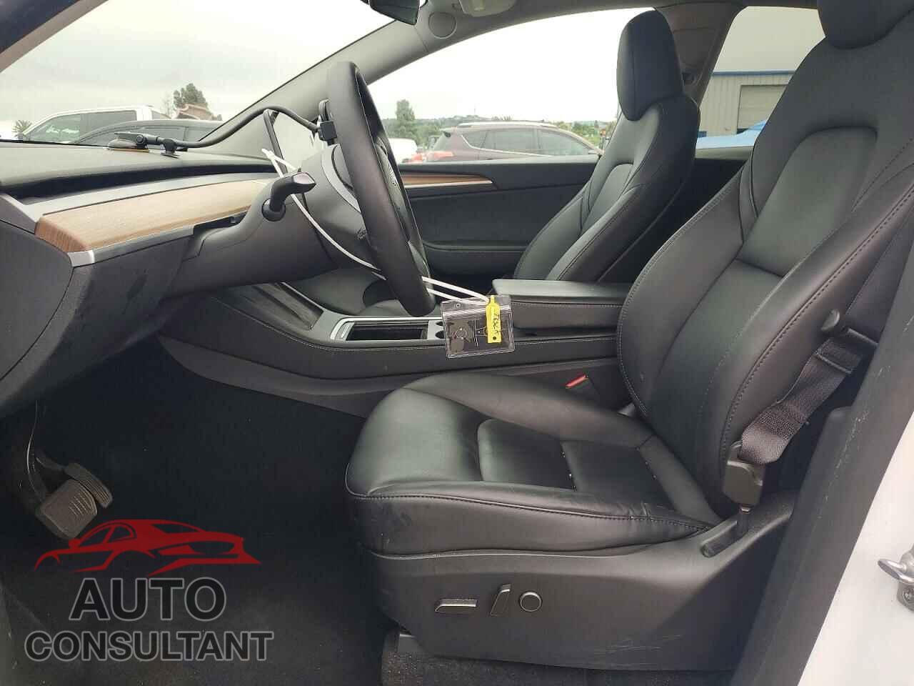 TESLA MODEL Y 2024 - 7SAYGAEE2RF054149