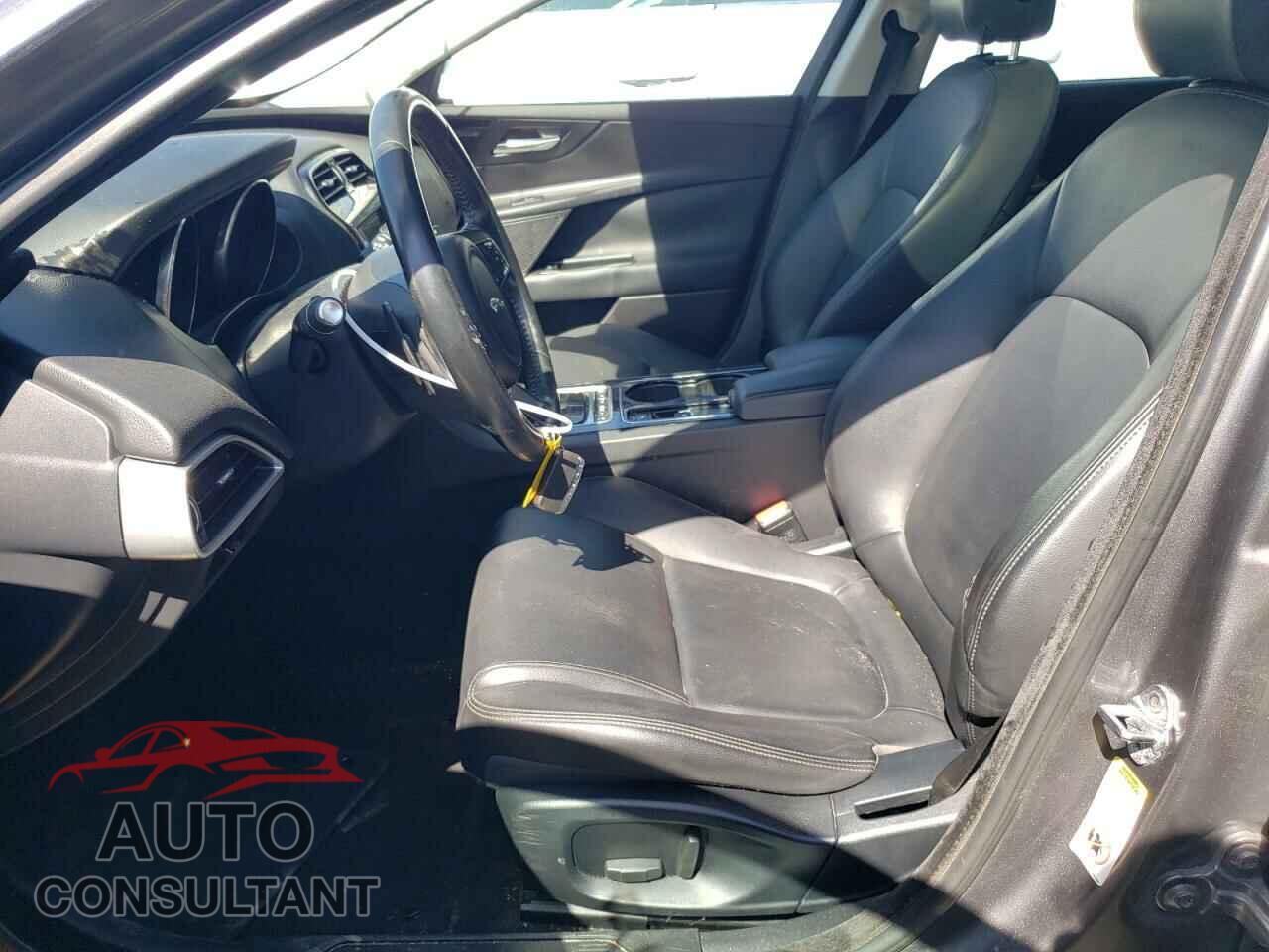 JAGUAR XE 2017 - SAJAD4BG2HA972913