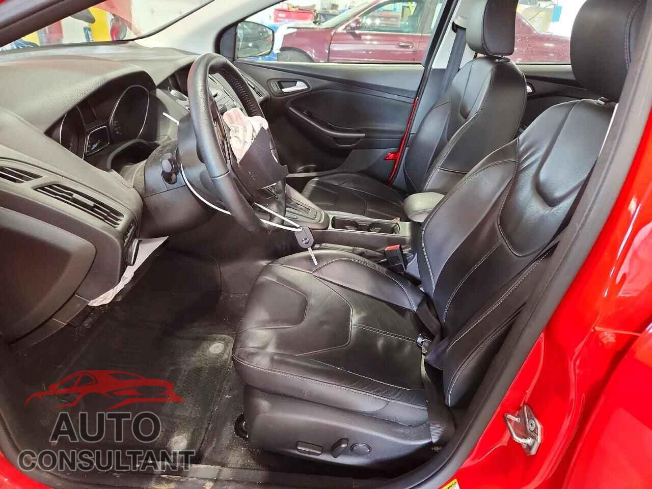 FORD FOCUS 2015 - 1FADP3F27FL293710
