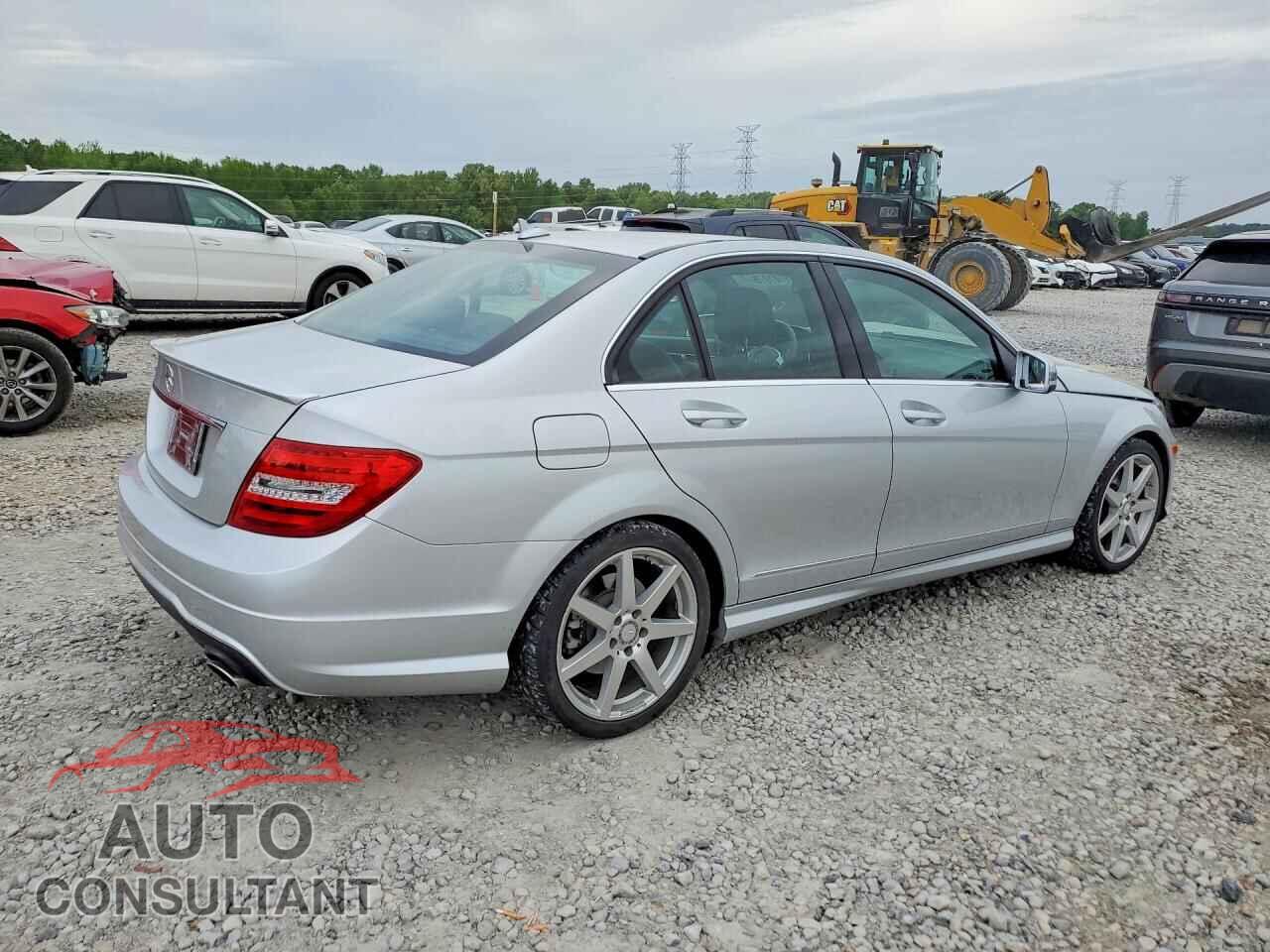 MERCEDES-BENZ C-CLASS 2013 - WDDGF5HB8DA832661