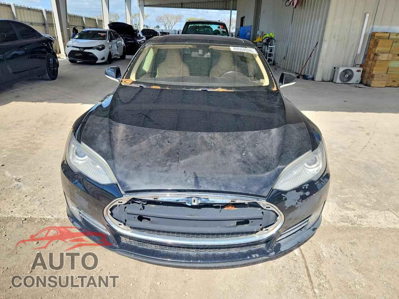TESLA MODEL S 2013 - 5YJSA1DN9DFP07929