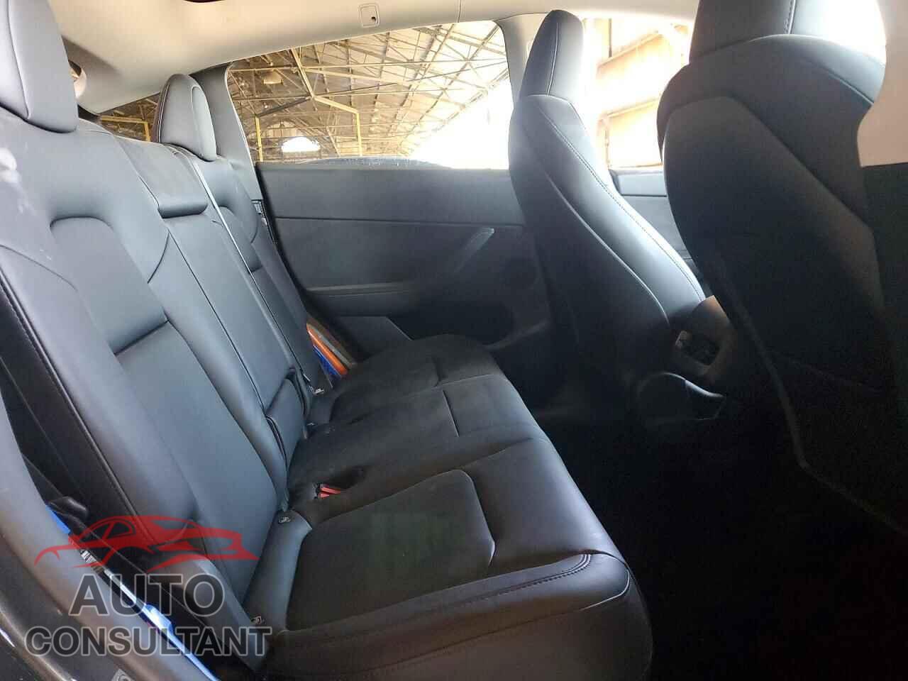 TESLA MODEL Y 2024 - 7SAYGDED1RF128427