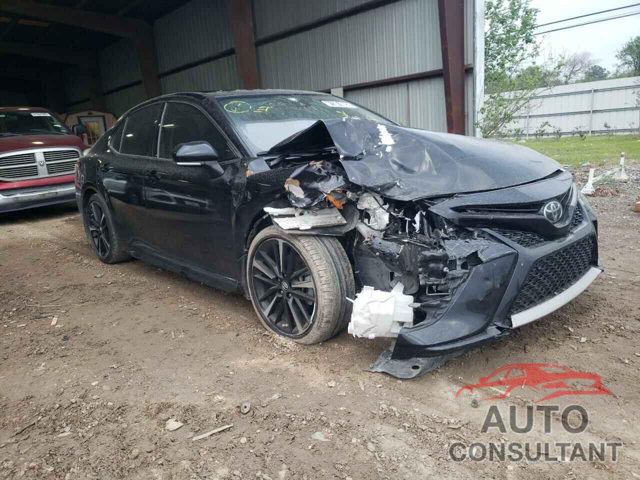 TOYOTA CAMRY 2018 - 4T1B61HK1JU114288
