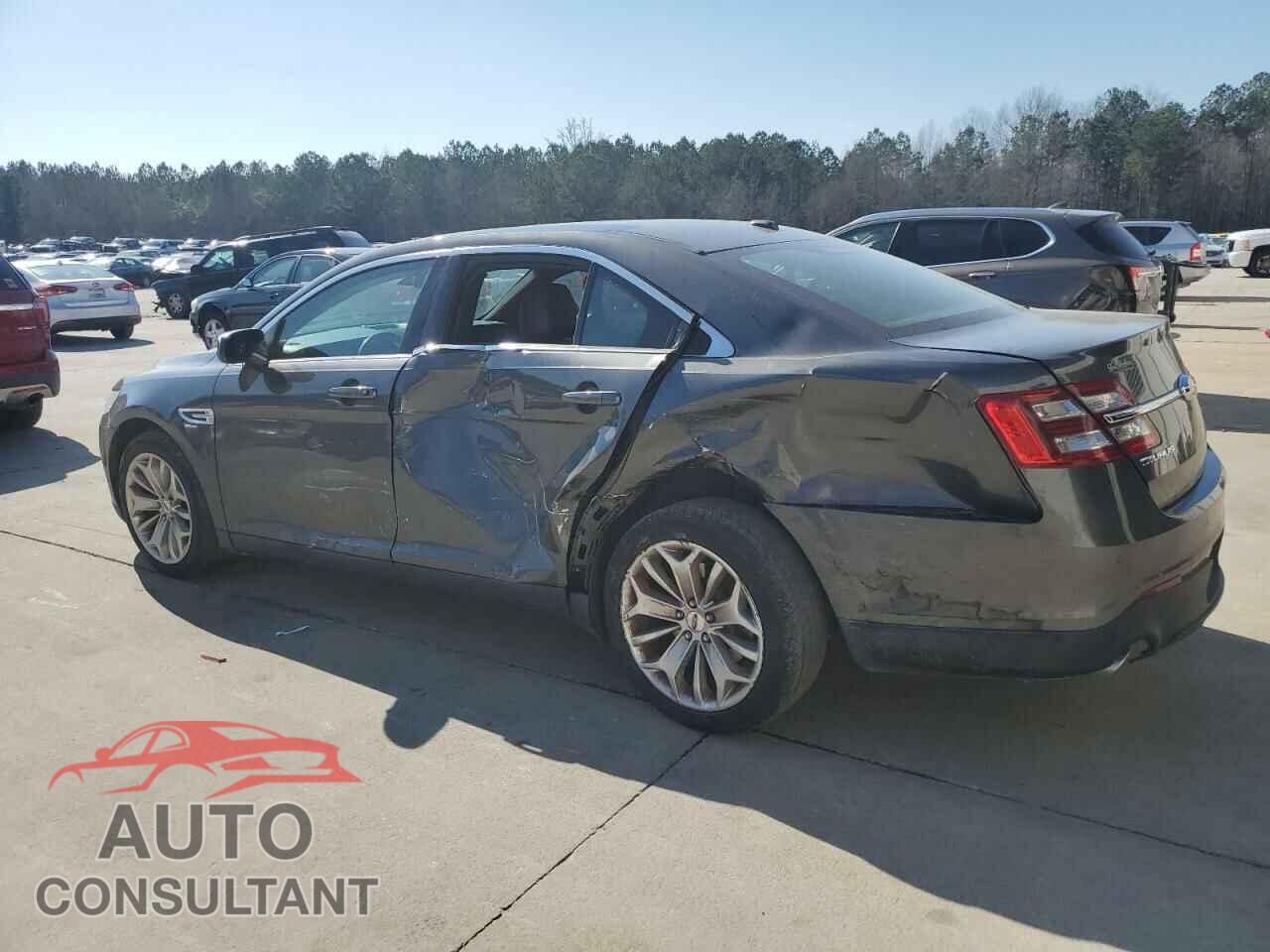 FORD TAURUS 2019 - 1FAHP2F80KG106696