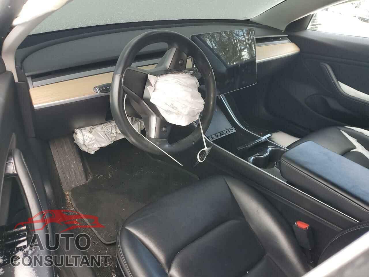 TESLA MODEL 3 2019 - 5YJ3E1EB2KF199653