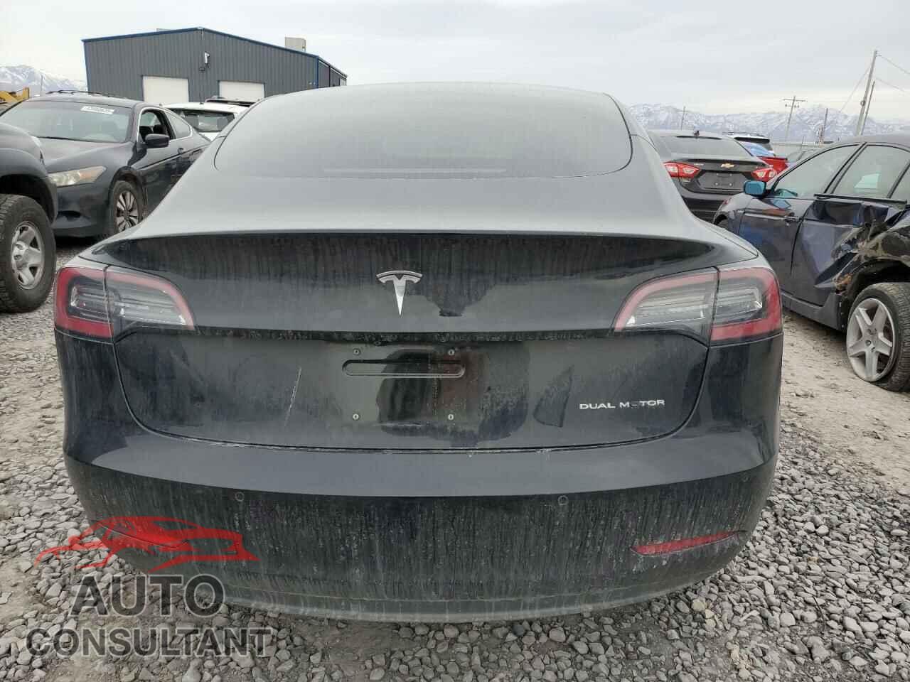 TESLA MODEL 3 2018 - 5YJ3E1EB9JF093053