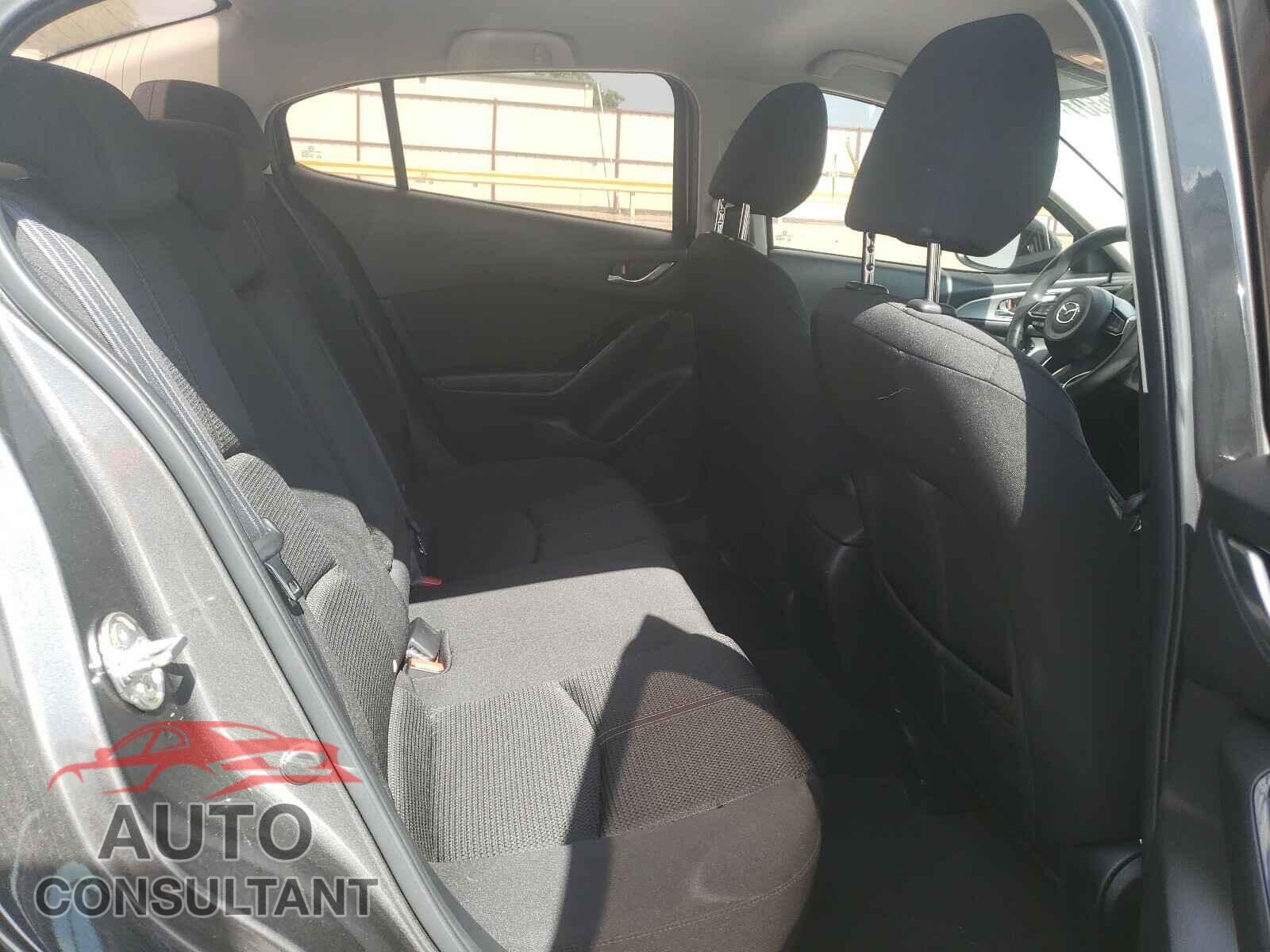 MAZDA 3 2017 - 3MZBN1U73HM110201