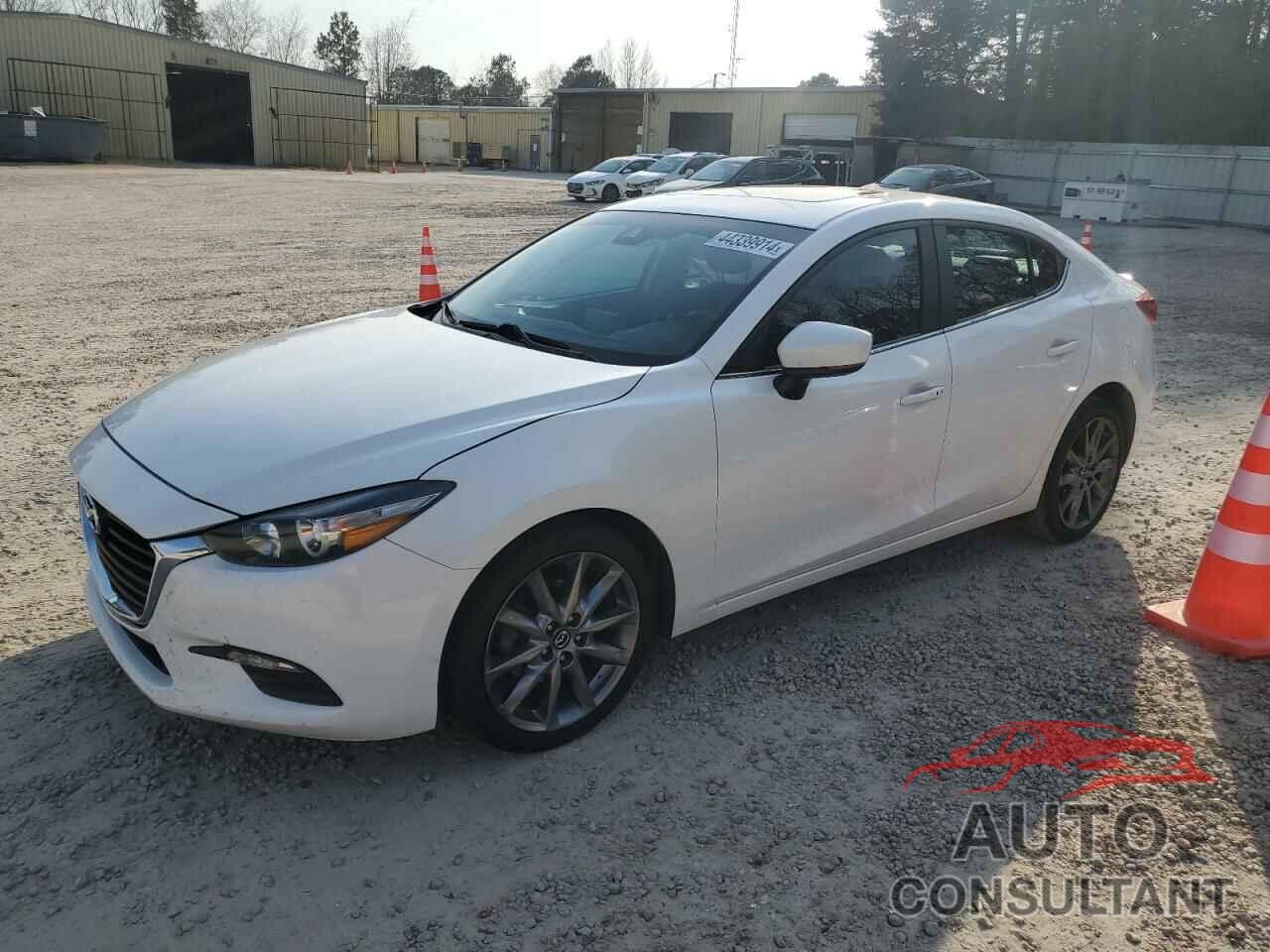 MAZDA 3 2018 - 3MZBN1V39JM188385