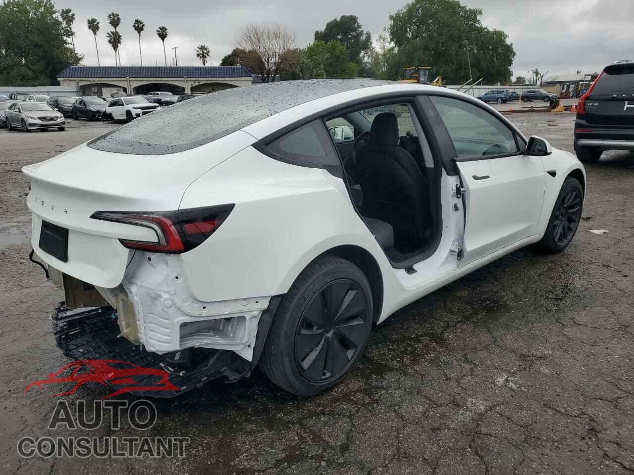 TESLA MODEL 3 2024 - 5YJ3E1EA1RF868707