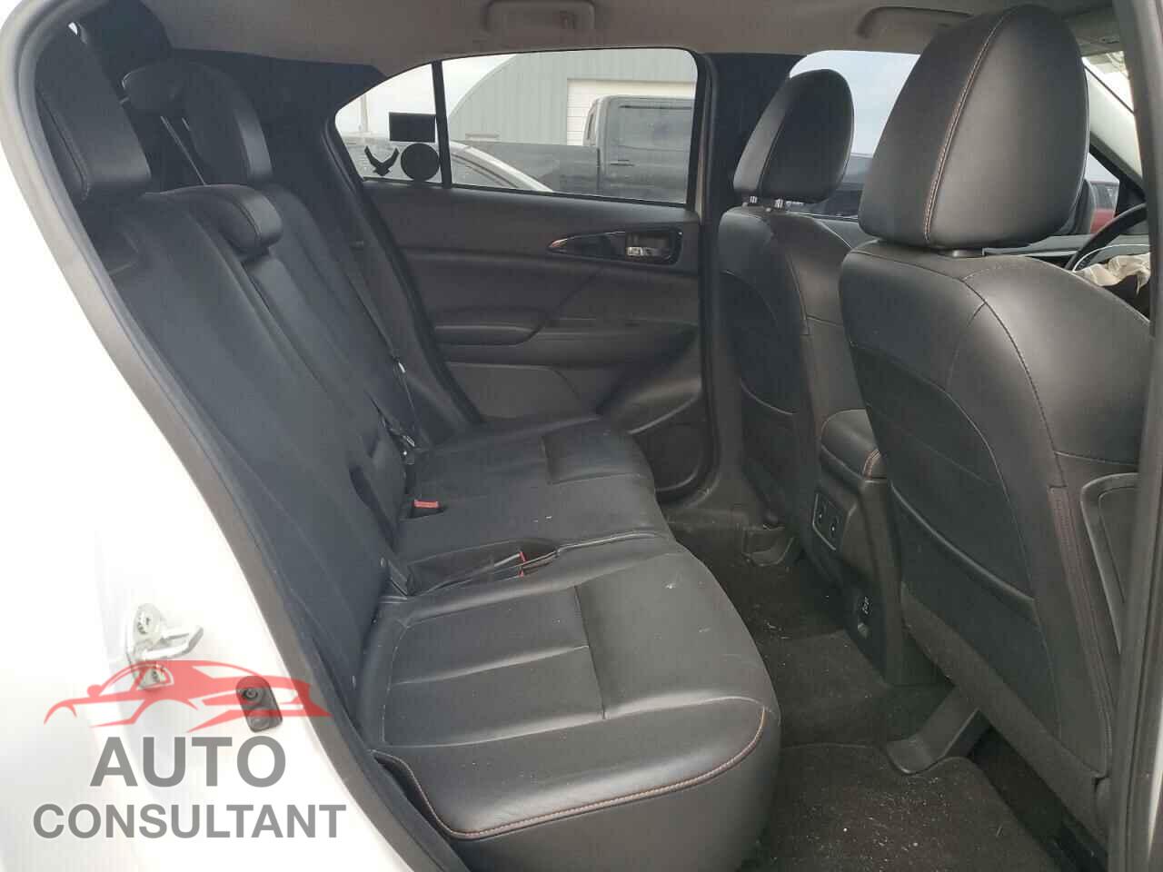 MITSUBISHI ECLIPSE 2018 - JA4AT5AA3JZ047269