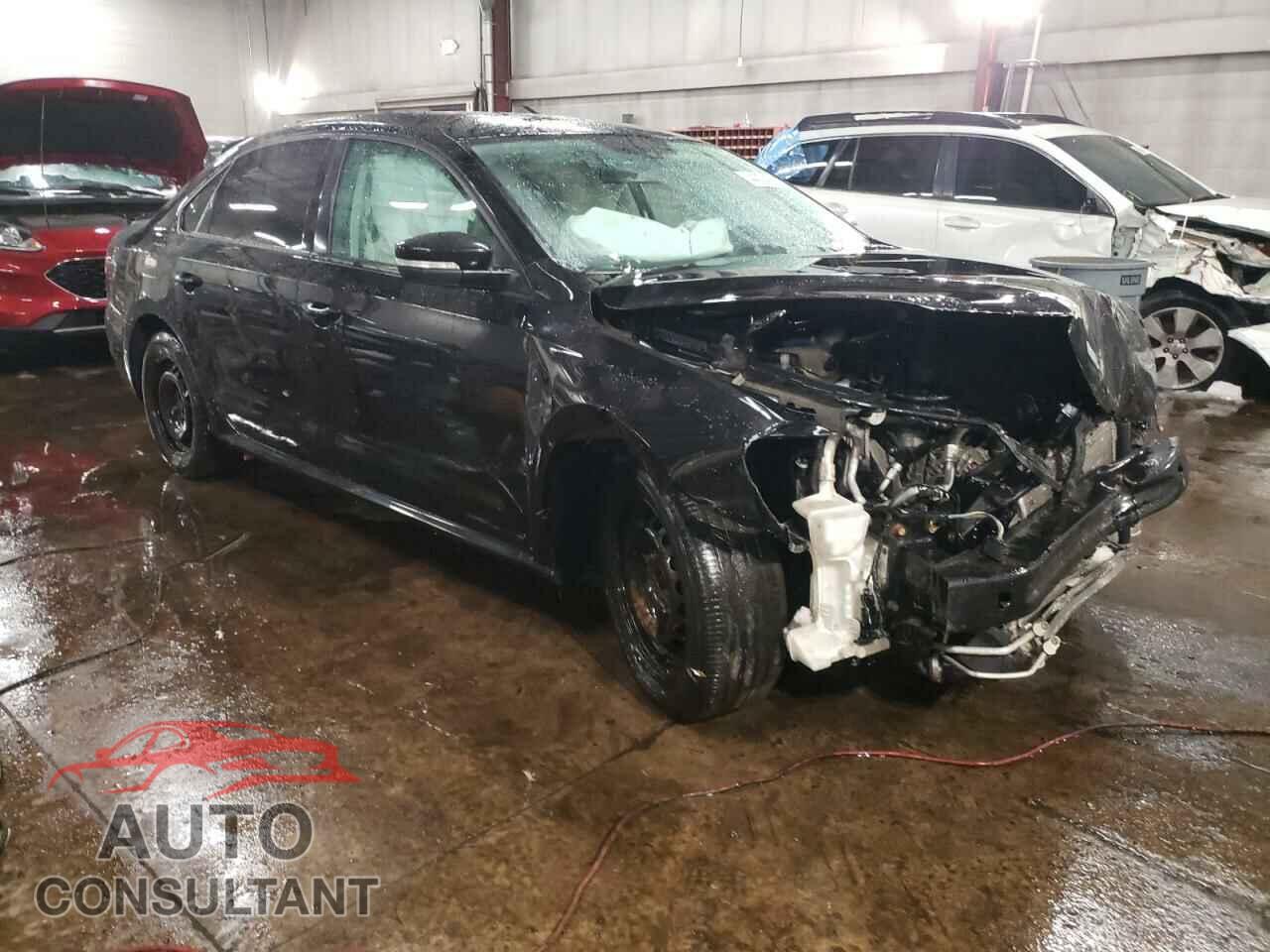 VOLKSWAGEN PASSAT 2015 - 1VWAT7A36FC074668