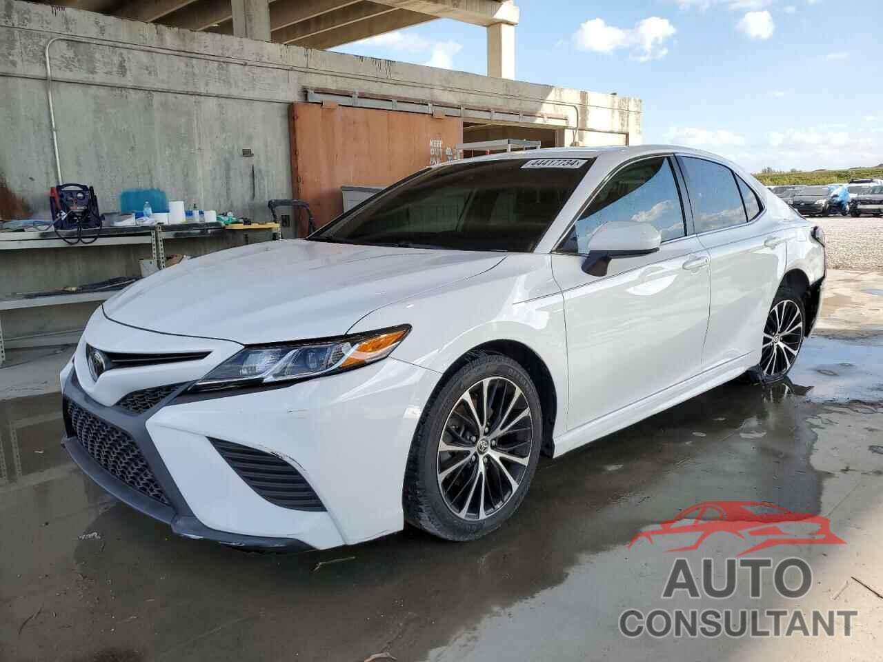 TOYOTA CAMRY 2020 - 4T1G11AK5LU957976