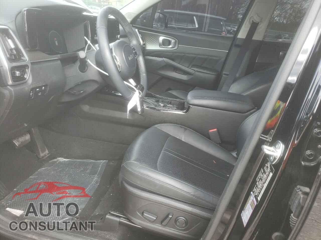 KIA SORENTO 2023 - 5XYRKDLF8PG241513